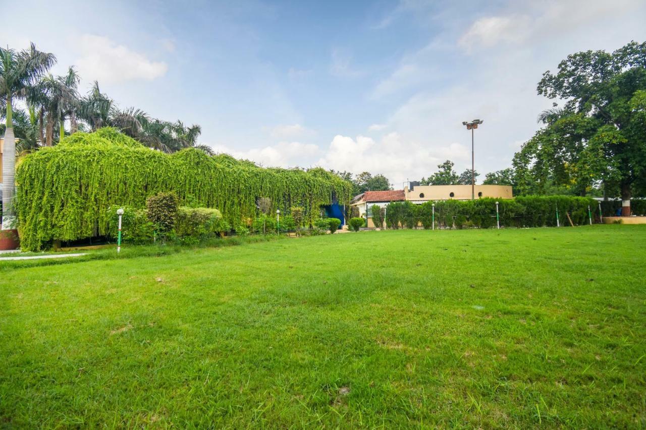 Oyo 47464 Hotel The Country Club Bilaspur  Exterior photo