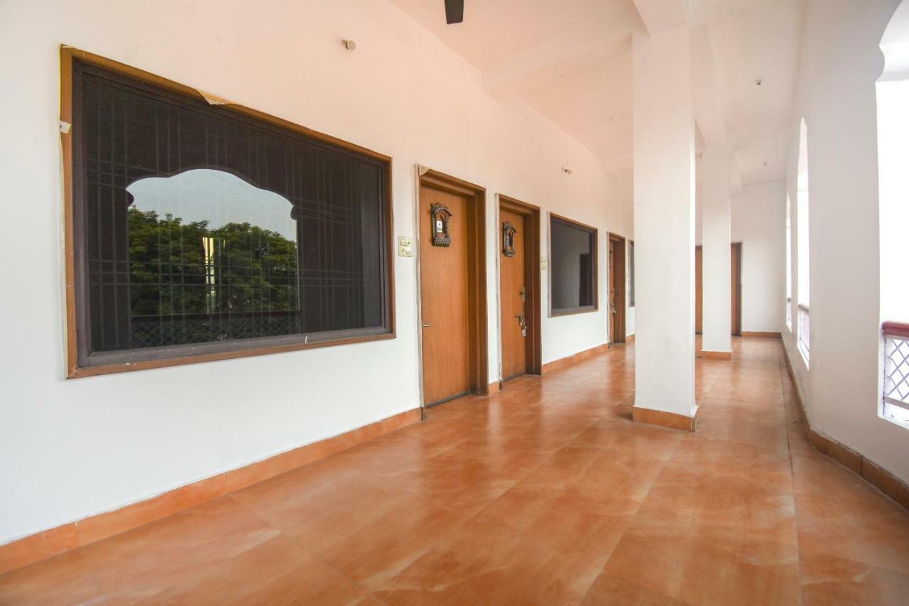 Oyo 47464 Hotel The Country Club Bilaspur  Exterior photo